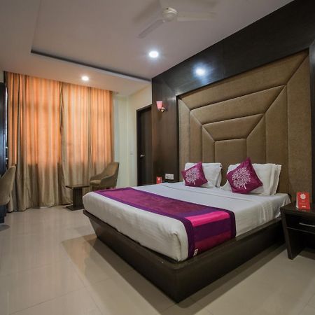 Capital O 1546 The Sensation Hotel Indore Buitenkant foto