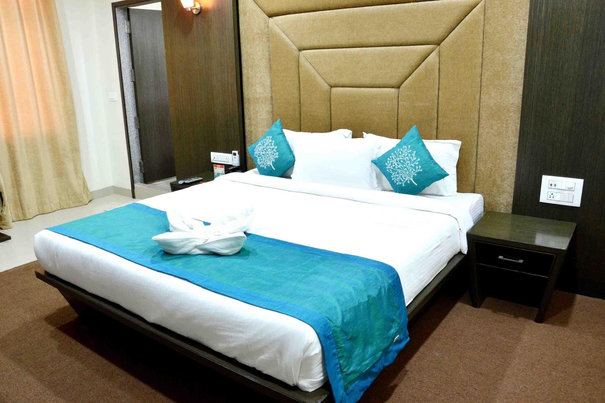 Capital O 1546 The Sensation Hotel Indore Buitenkant foto