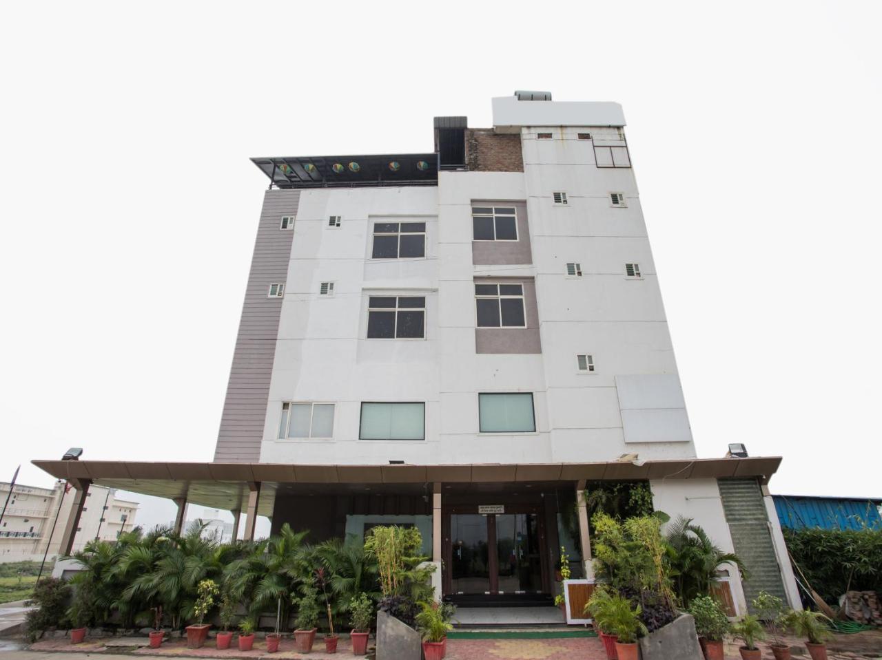 Capital O 1546 The Sensation Hotel Indore Buitenkant foto