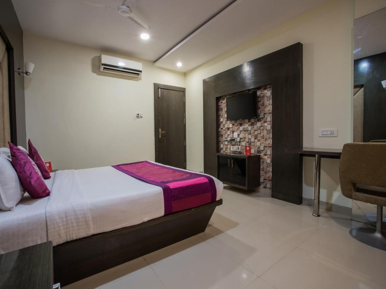 Capital O 1546 The Sensation Hotel Indore Buitenkant foto